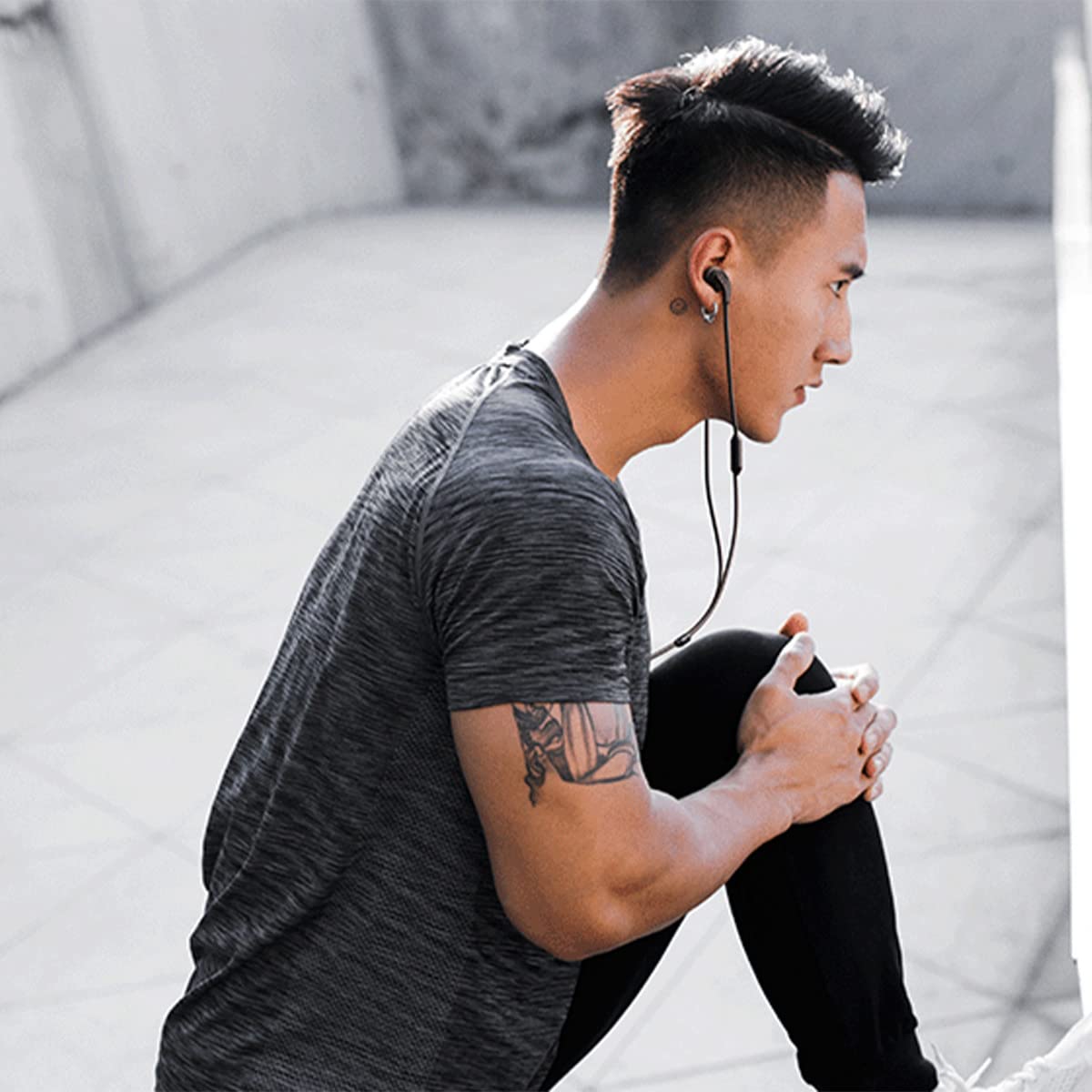 JBL Endurance Run 2 Wired - Waterproof Wired Sports in-Ear Headphones, JBL Pure Bass Sound, Hands-Free Calls, Never Hurt. Never Fall Out. (Black)