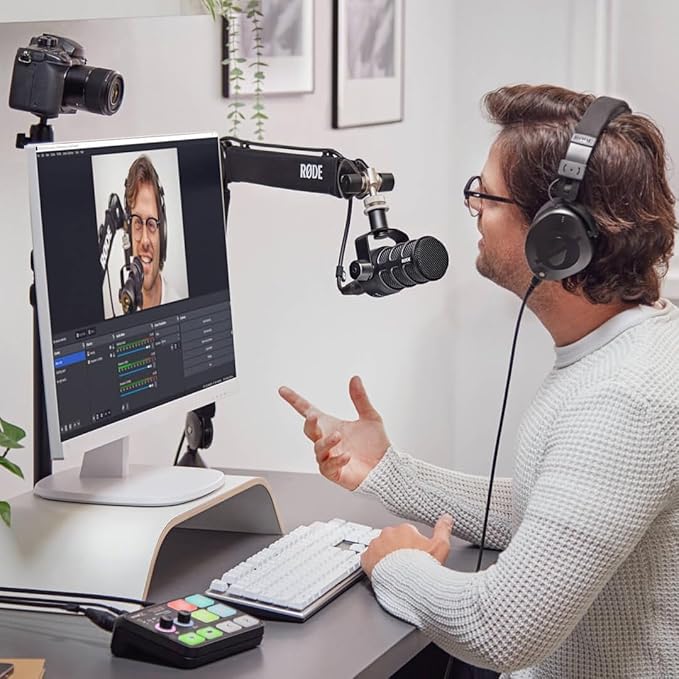 Rode PodMic USB Dynamic Broadcast Microphone (Black) with Green WS14 Pop Filter
