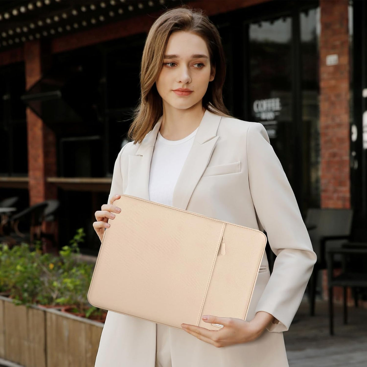 MOSISO Laptop Case 15 inch, 15 inch Laptop Sleeve Compatible with MacBook Air 15 M4 A3241 M3 A3114 M2 A2941 2025 2024 2023,Dell XPS 15,Polyester Vertical Computer Sleeve Bag with Pocket, Apricot