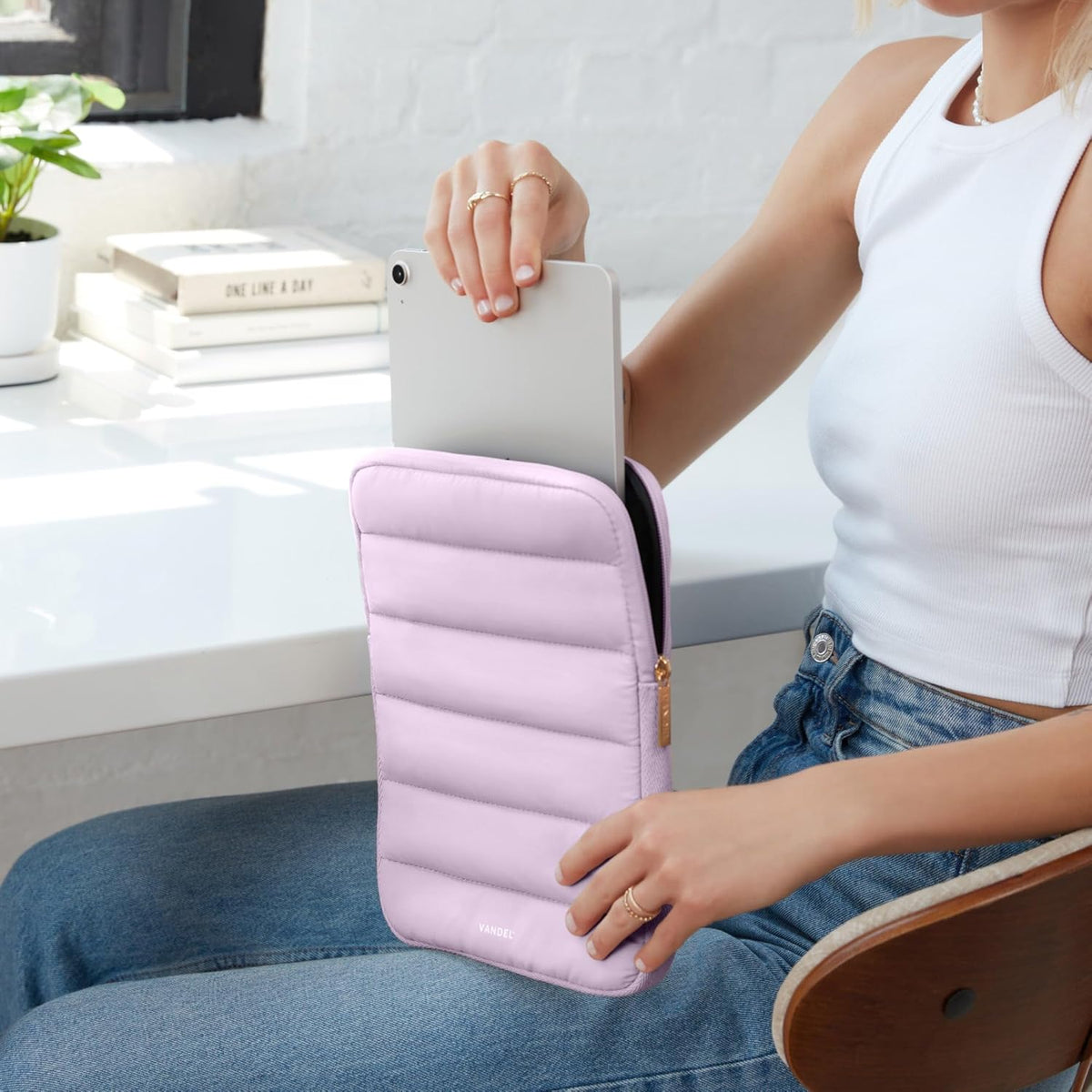 Vandel - The Original Puffy iPad Sleeve 9-11 Inch Tablet Sleeve, Purple i Pad Case for Women and Men, Cute iPad Air Pouch, 9 10 Inch, 11 Inch Bag