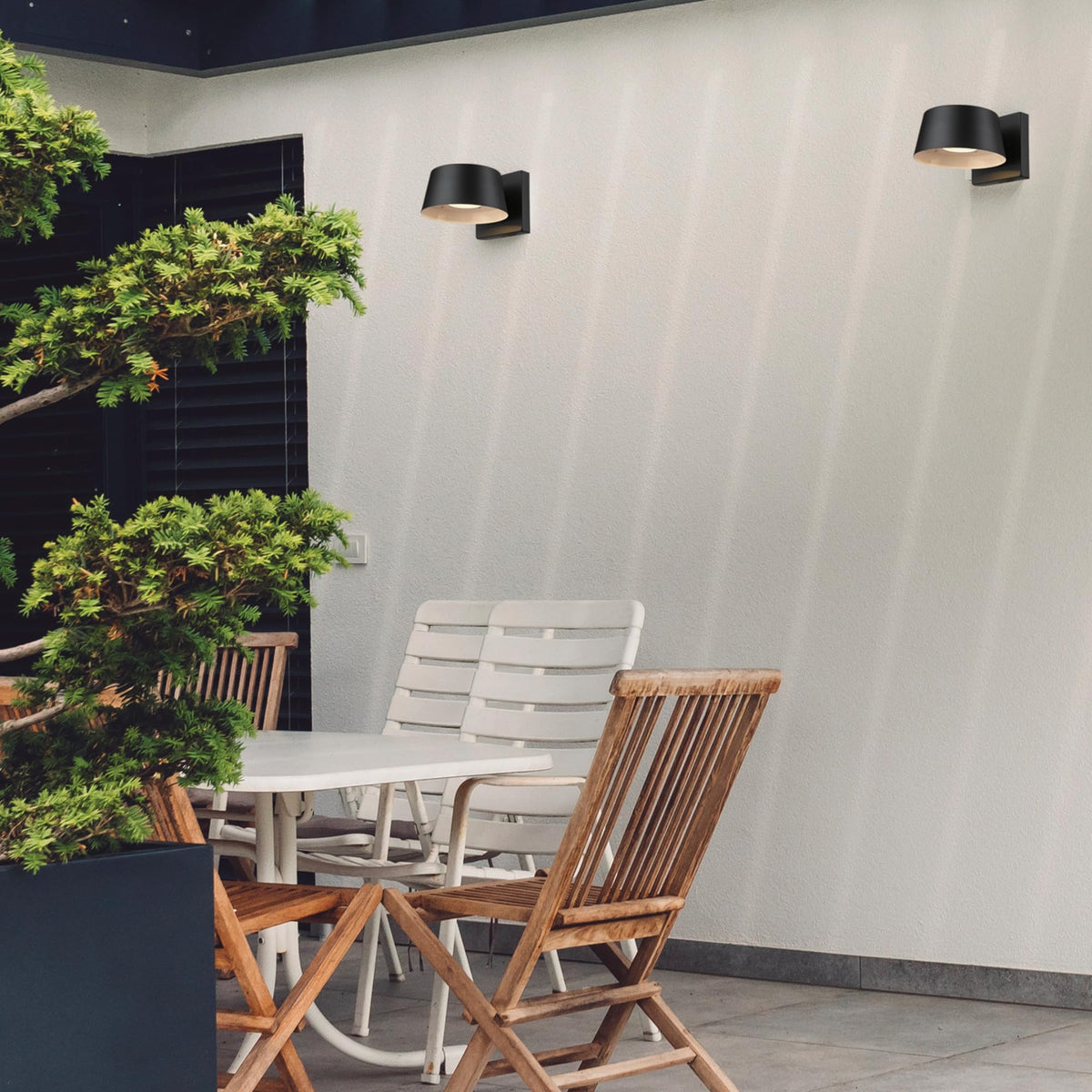 Globe Electric 44782 LED Integrated Outdoor Wall Sconce, Matte Black, 8W, 650 Lumens, 2700 Kelvin, Back Porch Lights, Front Patio, Garage Fixture
