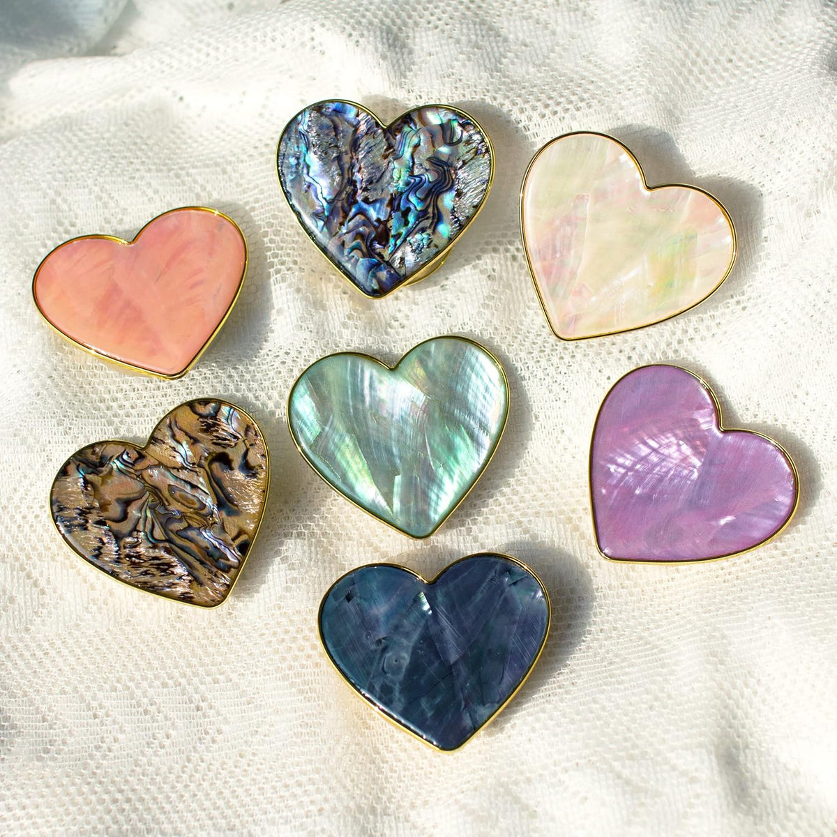 OnTheGrip Cute Natural Seashell Design Heart Shape Mobile Phone Grip Stand for Smartphone, Crème